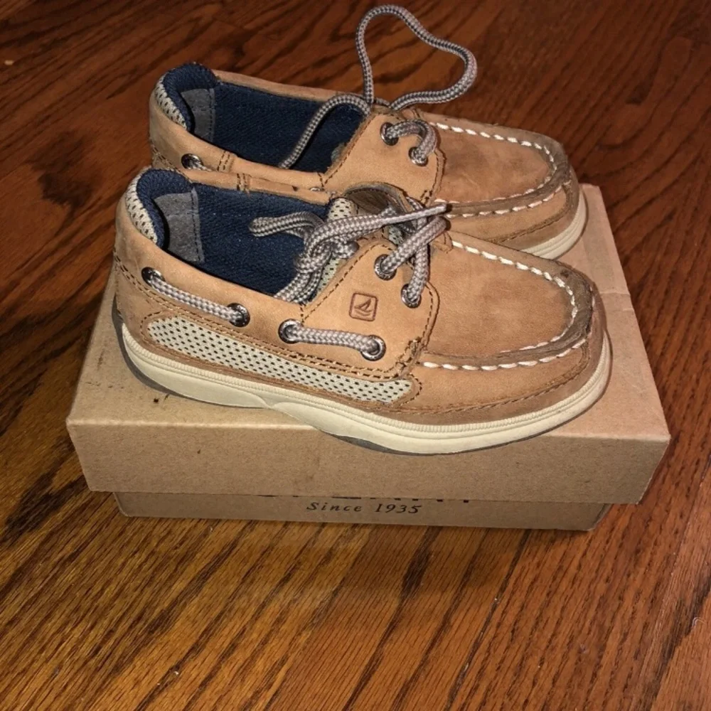 Sperry Tan Moccasin Boat Shoes Size 7.5M